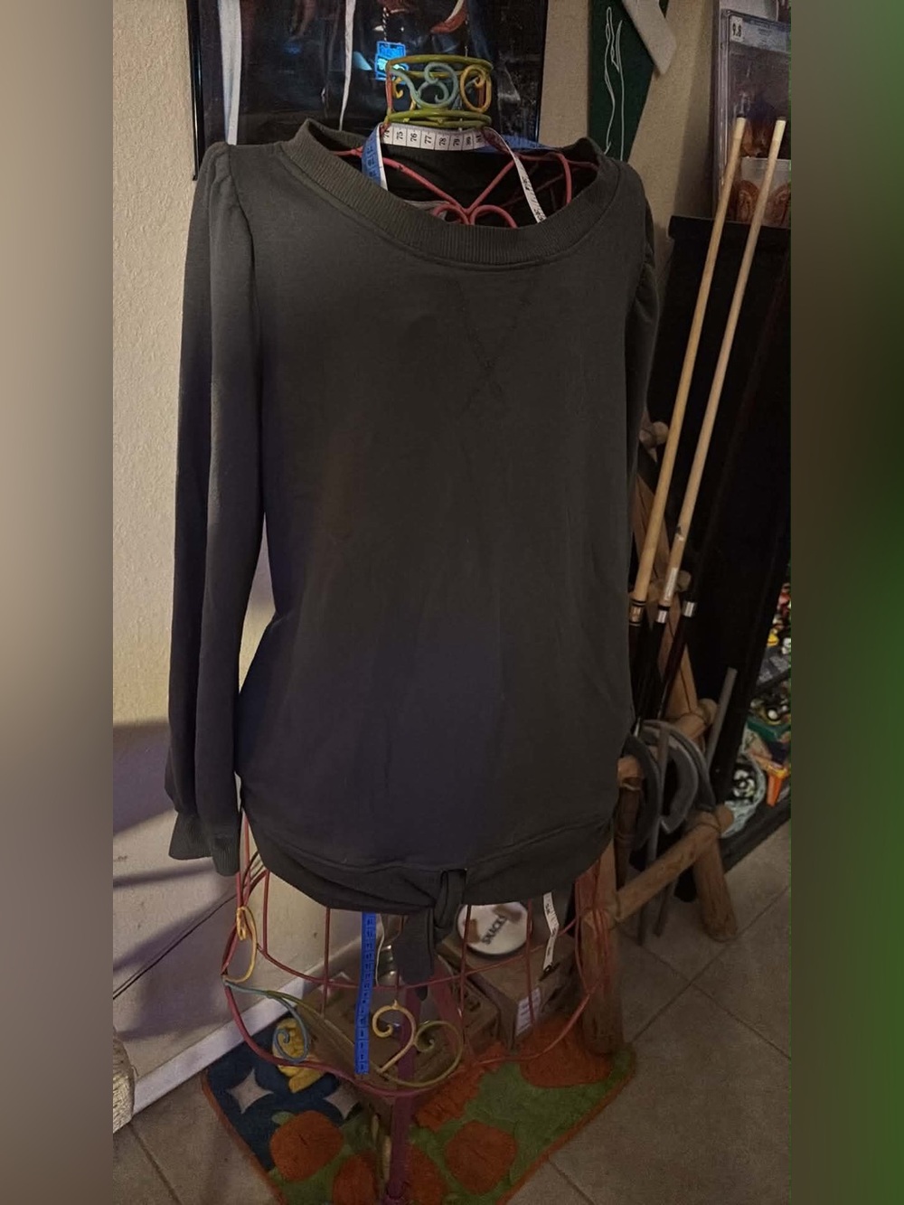 Women's Black Long-Sleeve Pullover Tie-Hem Top